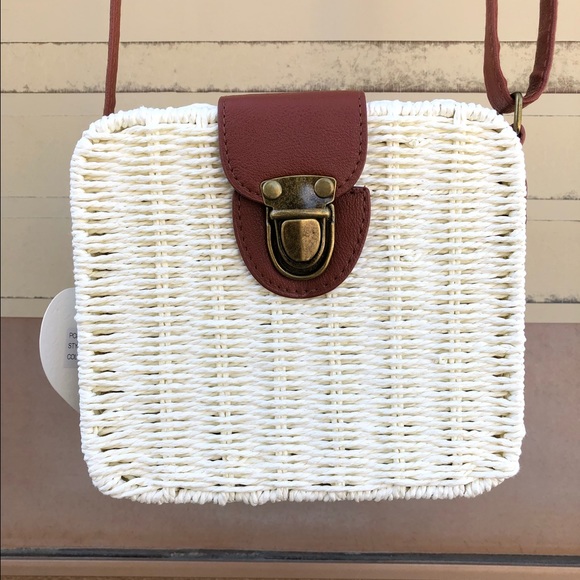 Handbags - NWT VEGAN Basket Weave Crossbody Bag